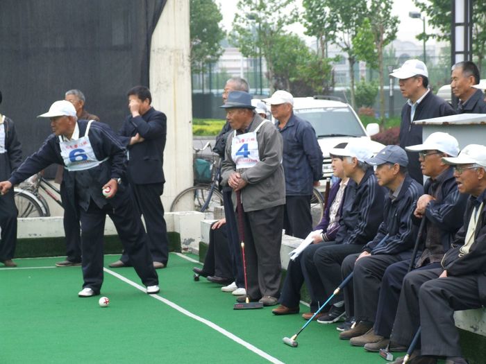 4��Ϊ�����Ӷ�Ա������85�꣬�������桢��ϸ�������ȶ�����˵����һ������������û��Է���