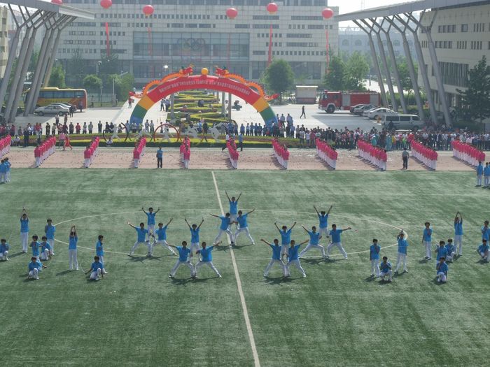 ѧ�����ٽ������ڸ����͸���ҿ���