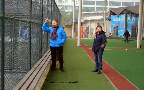 ����Э�쵼��Ϊά��æµ